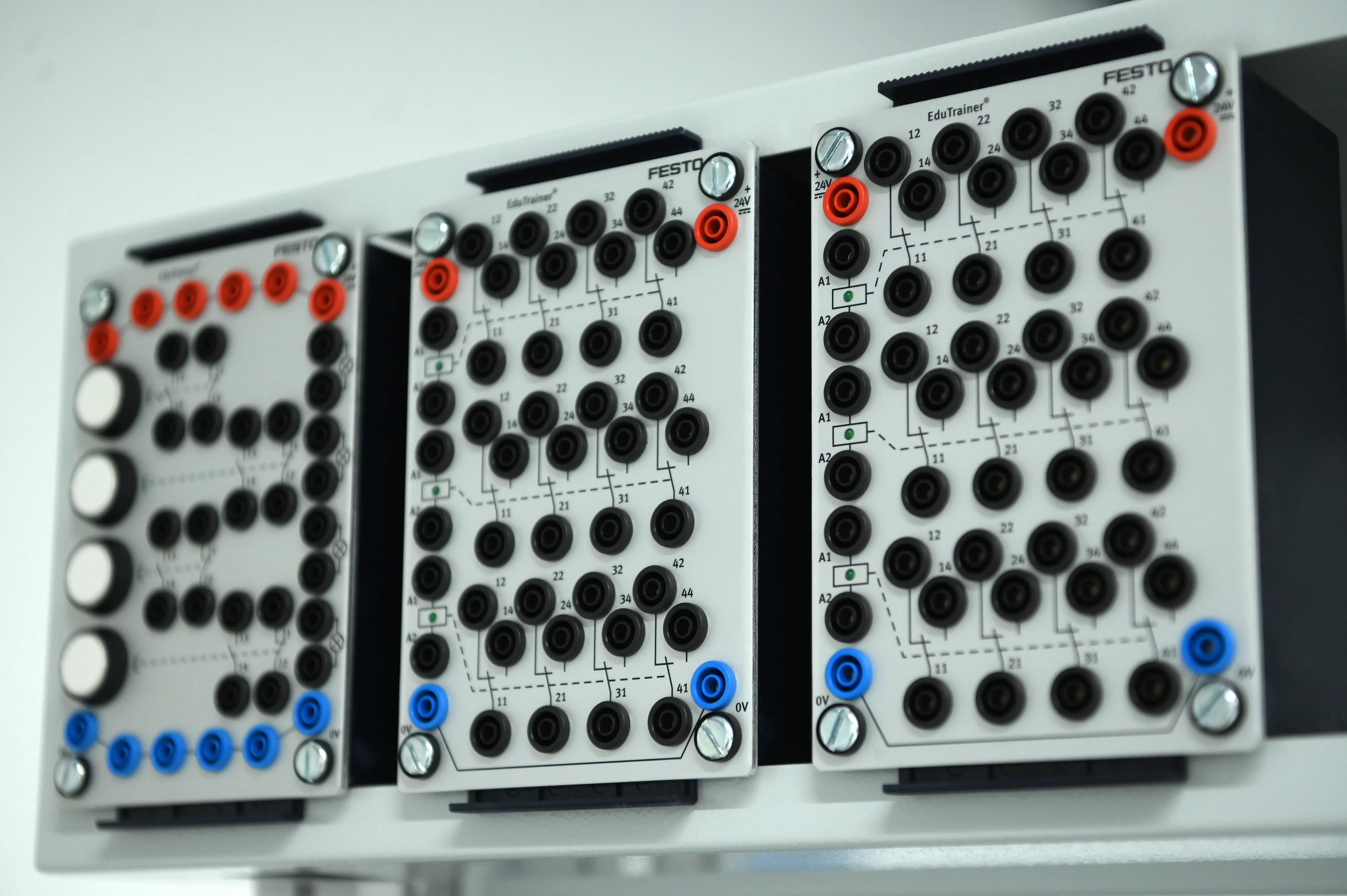 Folyamatautomatiz&aacute;l&aacute;si FESTO-REXROTH Laborat&oacute;rium