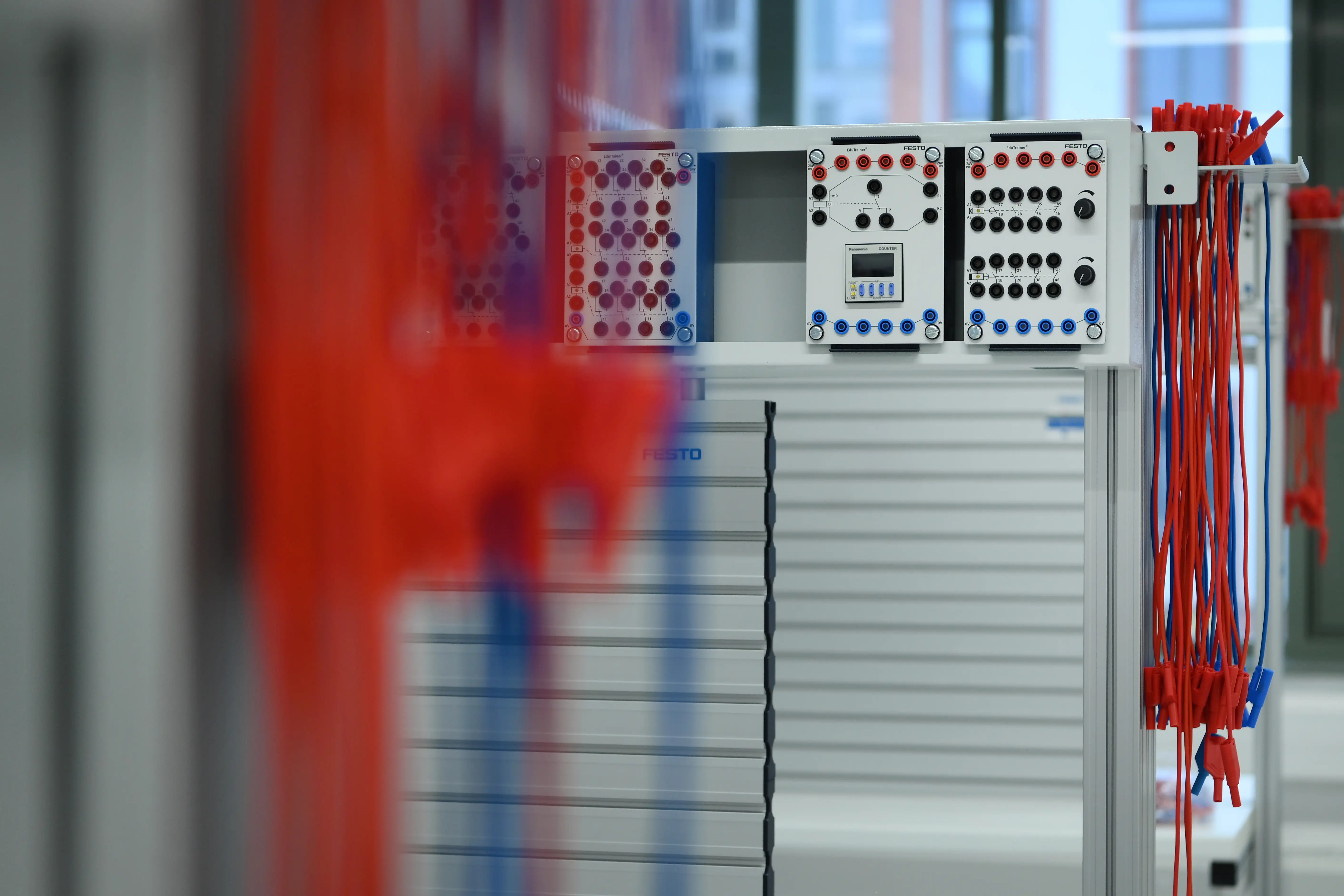 Folyamatautomatiz&aacute;l&aacute;si FESTO-REXROTH Laborat&oacute;rium