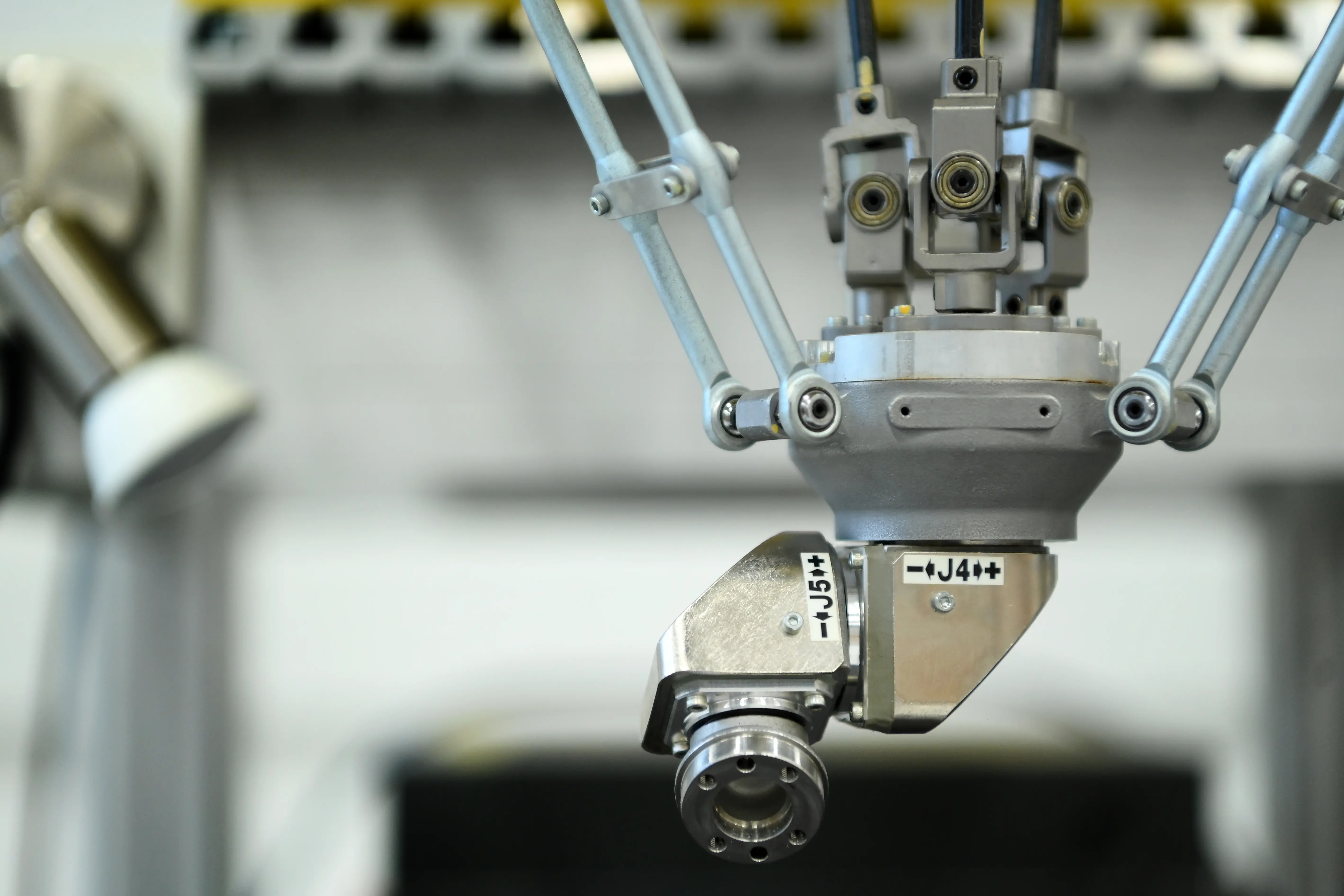 Robottechnika &eacute;s Ipar 4.0 laborat&oacute;rium